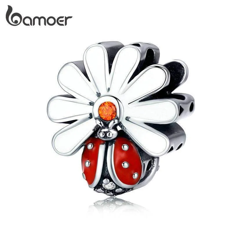 Roter Marienkäfer an weißer Blüte, Gänseblümchen-Glück | 925 Silber Beads & Charms Roter Marienkäfer an weißer Blüte, Gänseblümchen-Glück | 925 Silber Beads & Charms brand: Bamoer