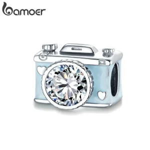 Blaue Foto-Kamera Charm im Pandora Style. 925 Silber Bead mit Kristall-Linse für Hobbyfotografen. Detail: Herz-Design, glänzendes Silber.