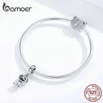 925 Silber Charm Anhänger: Lustiger Mops oder Hundebaby. Detail: Niedlicher Gesichtsausdruck. Ideal für Beads Armband. Hunde Schmuck.