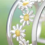 Breiter, offener Silberring mit vergoldeten Gänseblümchen | 925 Silber Ringe brand: Lotus Fun