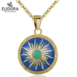 Vergoldeter blauer Engelsrufer mit Sonne, Lederband oder Halskette | Klangkugel ・thema: Mystik