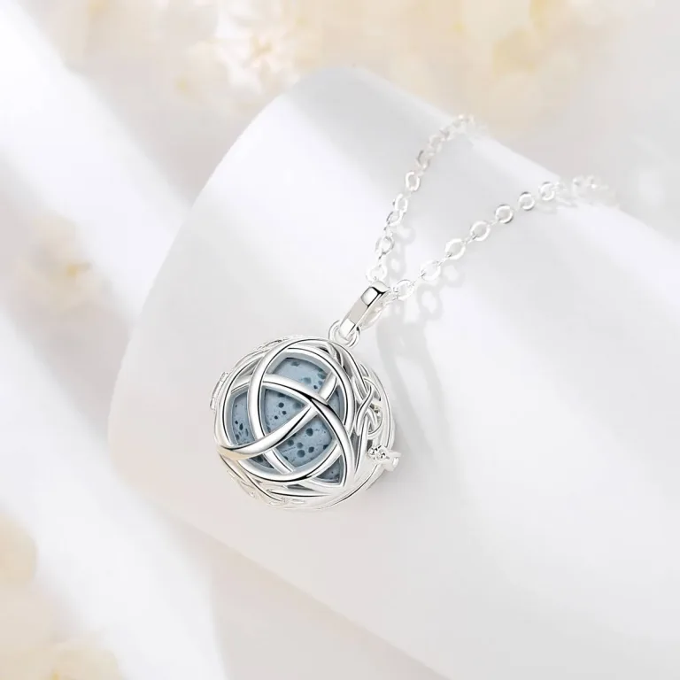 20mm Keltischer Knoten mit 5 Lava-Kugeln als Diffuser Halskette | Aromatherapie Schmuck brand: Eudora