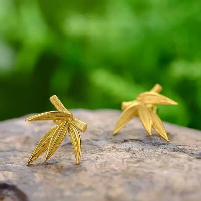 Bambus Ohrstecker, vergoldete und mattierte Bambus-Blätter | 925 Silber Ohrringe brand: Lotus Fun