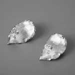 Große breite Blatt Ohrstecker mit Süßwasser Perle und Goldader | 925 Silber Ohrringe brand: Lotus Fun