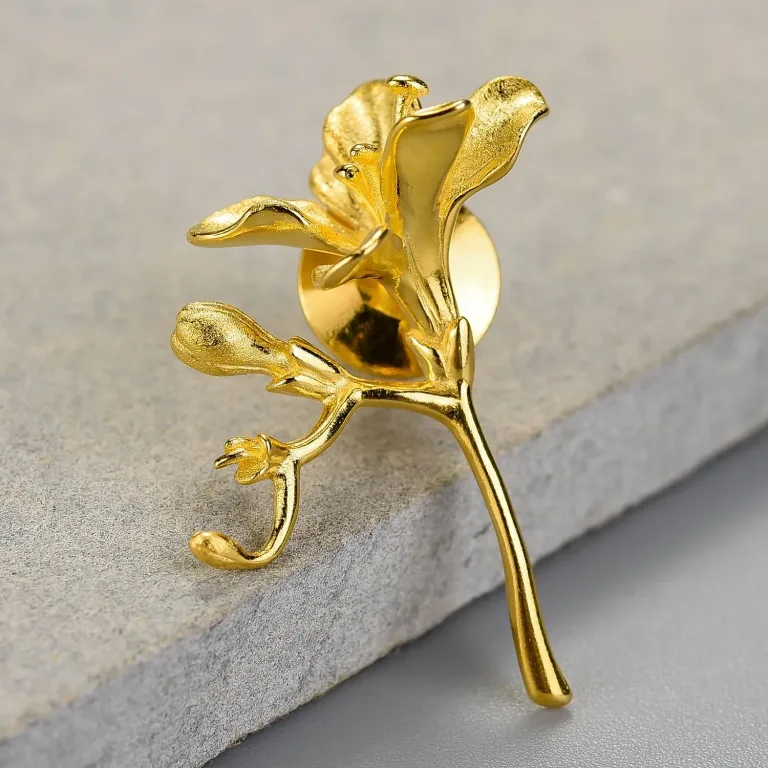 Kleine Blumen-Brosche (Freesie) in Gold oder Silber, Blüten Pin | 925 Silber Brosche brand: Lotus Fun