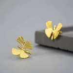 Lebendige Ginkgo Schmetterlinge, vergoldete und mattierte Ohrstecker | 925 Silber Ohrringe brand: Lotus Fun