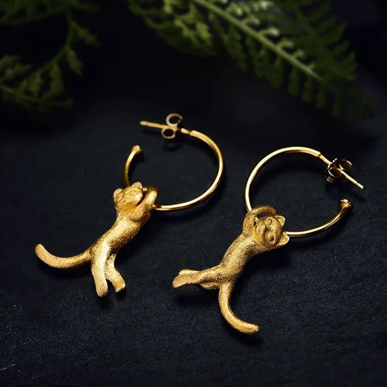 Frei schwingende Katzen Ohrringe, Freche Halbcreolen in Gold oder Silber | 925 Creolen brand: Lotus Fun