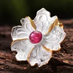 Große Blüten-Ohrstecker mit farbigem Turmalin, 18k-vergoldete 3D Blumen | 925 Silber Ohrringe brand: Lotus Fun