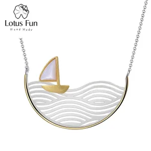 Teilvergoldetes Bogen Collier mit Segelboot im Meer, maritime Wellen | 925 Silber Halskette brand: Lotus Fun