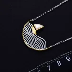 Teilvergoldetes Bogen Collier mit Segelboot im Meer, maritime Wellen | 925 Silber Halskette brand: Lotus Fun
