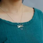 Traumhafte Libelle, gebürstet, mattiert und teil-vergoldet | 925 Silber Anhänger brand: Lotus Fun