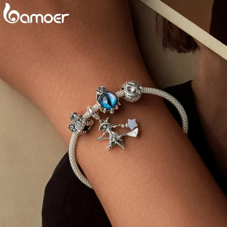 Fliegende Hexe mit Leucht-Stern! Leuchtet im Dunkeln! Hexenbesen-Charm für Halsketten | 925 Silber Dangle brand: Bamoer