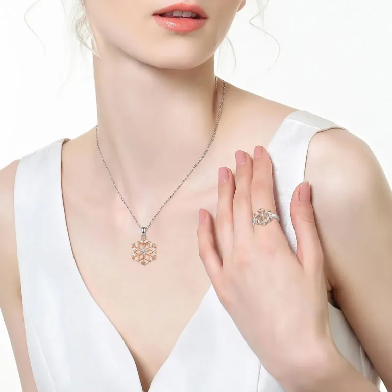 Schneeflocke! Rosé-vergoldeter Schneekristall mit Zirkonia, Winter-Halskette in Rotgold | 925 Silber Anhänger brand: Eudora