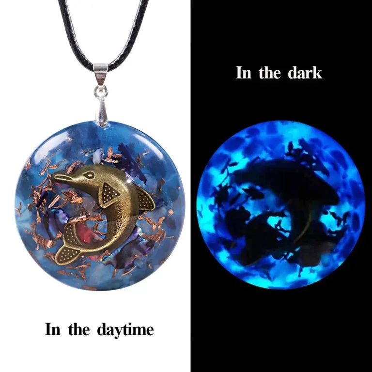 Delfin Orgonit, Blauer Leuchtstein-Anhänger mit Quarz und Perlmutt! Energie Halskette | Orgon Schmuck brand: OneQuarter