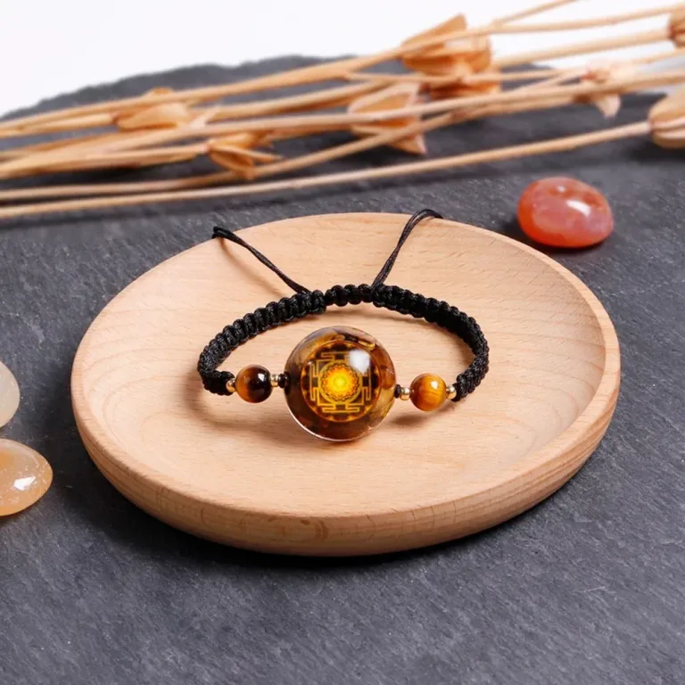 Orgonit Armband mit Shri Yantra: Tigerauge oder grüner Malachit, verstellbar | Tantra Orgon-Energie Schmuck brand: OneQuarter