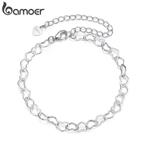 Silbernes Herz-Armband aus 925 Sterling Silber. Filigrane Armkette mit hohlen Herzen als Kettengliedern. Verstellbares Armkettchen für Damen, romantischer Silberschmuck als Geschenkidee für Freundin oder Frau.
