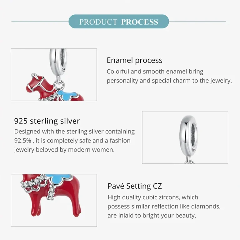 Rotes Dalapferd Charm: Skandinavischer 925 Silber Anhänger mit rot-blauer Emaille. Dangle Bead im Schweden Design, verziert mit Zirkonia-Kristallen. Glücksbringer für Sammelarmband oder Halskette. Ideales Geschenk für Liebhaber skandinavischen Schmucks.