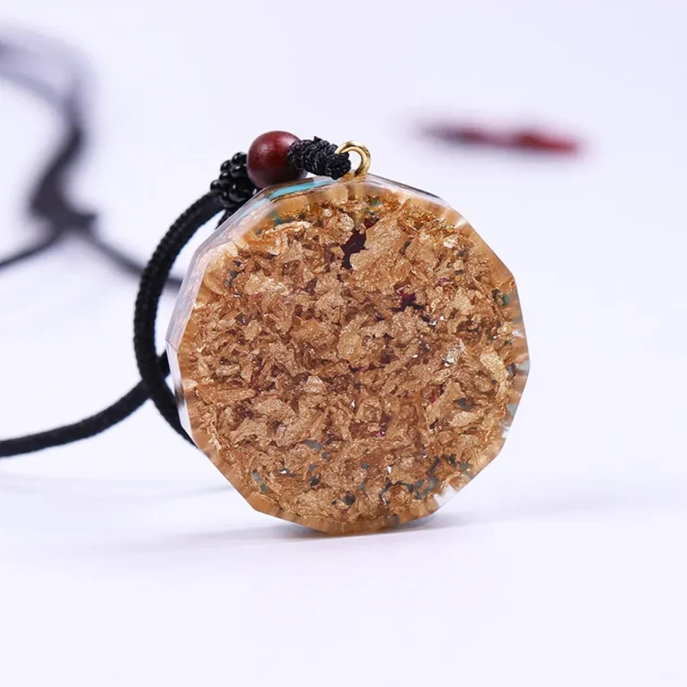 Orgonit Metatron Würfel Halskette Türkis Granat, Heilstein Energie Schmuck mit Blattgold, Schutzstein Anhänger am schwarzen Band