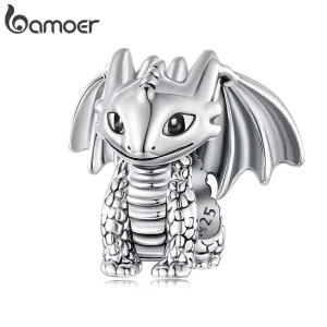 Drachen-Baby Charm aus 925 Silber für Pandora Armband. Süßer 3D Babydrache mit Flügeln, detailreich und hochwertig verarbeitet.