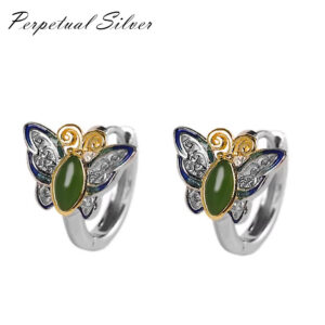 Grüne Jaspis Schmetterling Creolen: Kleine Art Nouveau Klapp-Ohrringe mit Gold-Akzent, 925 Silber, filigrane Flügel, ovale Edelstein-Anhänger.