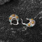 Sonnenblumen Creolen, kleine 925 Silber Ohrringe. Hohlbügel Design mit Emaille, Landhaus Sommer Stil. Filigrane Blütenmuster, floral.