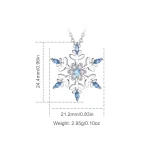 925 Silber Schneeflocken-Halskette mit blauen Zirkonia-Kristallen für Winter. Filigraner Winterschmuck Anhänger mit blauen Akzenten.