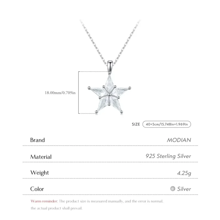 Funkelnde Winterstern Halskette: Kristall-Stern Anhänger mit Zirkonia in 925 Silber. Detailaufnahme des klaren Fünfsterns, Sternenzauber für dein Outfit.