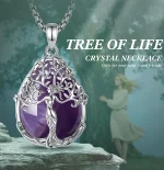 Lebensbaum Göttin Halskette: Baumgöttin Anhänger mit lila Amethyst-Tropfen. Edelstein Schmuck mit filigranem Baum des Lebens Design.