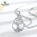 Silberner Lebensbaum Liebespaar Anhänger auf Quarz-Kristall, Paar-Schmuck Halskette mit filigranem Baum des Lebens Design.