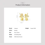 Goldene Maiglöckchen Ohrstecker mit Zirkonia, 925 Silber Ohrringe. Detail: Blüte und funkelnde Zirkonia-Verzierung auf filigranen Blättern.