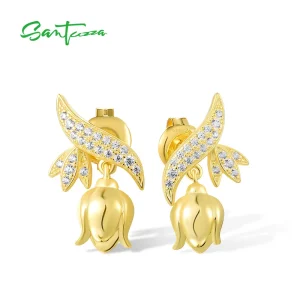 Goldene Maiglöckchen Ohrstecker mit Zirkonia, 925 Silber Ohrringe. Kleine, detailreiche Frühlings-Ohrhänger mit floralem Design.